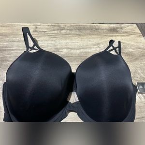 NWT Paramour perfect coverage T-Shirt Bra, women’s black